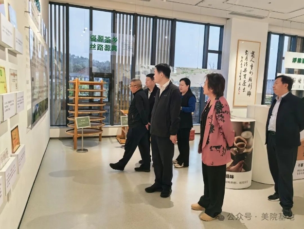 河南信陽市委宣傳部赴景德鎮非遺館開展文化交流學習考察